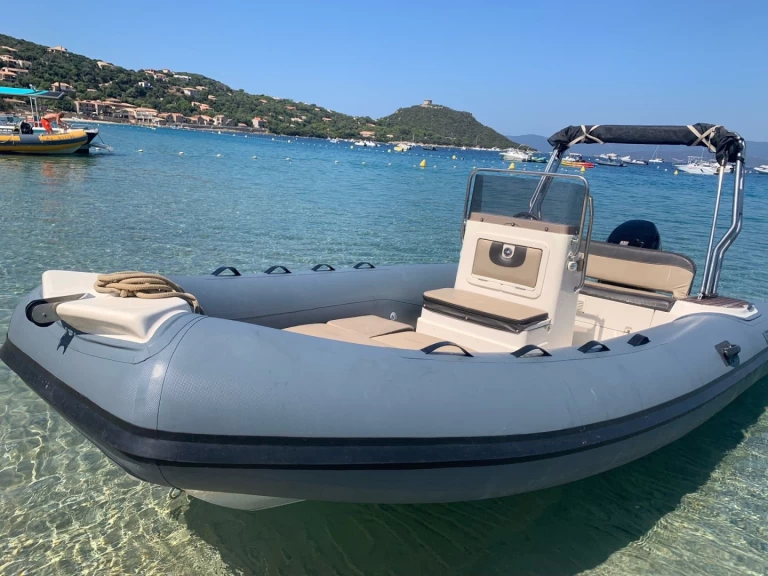 Pronájem lodi Bsc 50 Classic v Campomoro na Samboatu