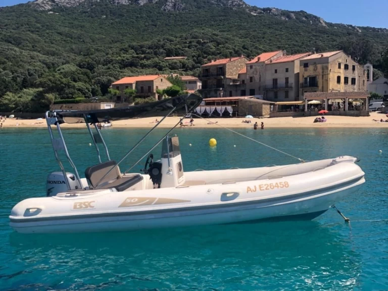 Pronajmout Polotuhá loď se skipperem či ne Bsc v Campomoro