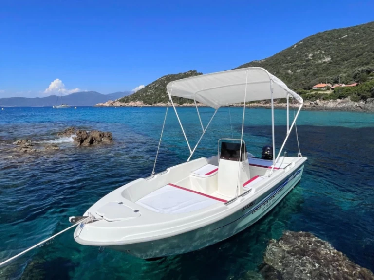 Safter SAFTER 465 jednotlivci a charterové společnosti v Campomoro