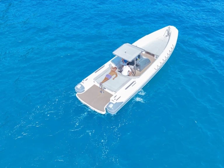 Pronájem Polotuhá loď v Lerici -Top Marine Top Marine 1000