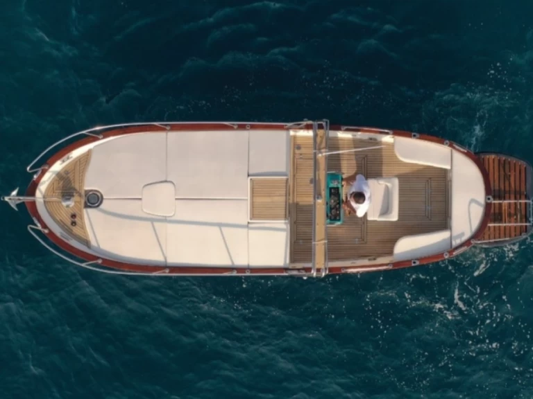 Pronájem jachty v Positano -VD INGENITO Open 8,30 na Samboatu