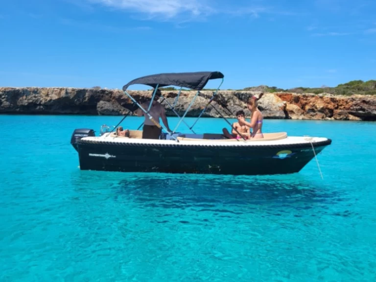 Marion 500 classic jednotlivci a charterové společnosti v Ciutadella de Menorca