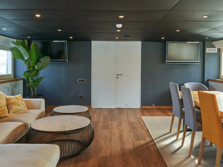 Pronájem Jachta v Ibiza Town -Explorer 92