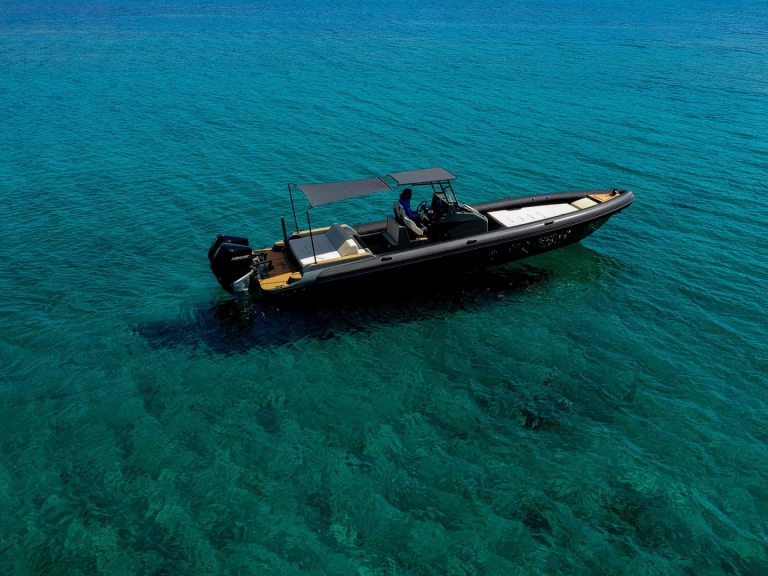 Motorová loď k pronájmu v Anávyssos za nejlepší cenu