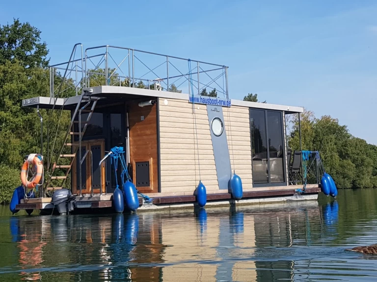 Pronájem lodi Rivo Campi 300 v Buchholz City na Samboatu