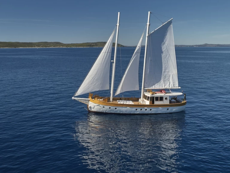 Pronájem lodi Custom Made Green Ray v Split na Samboatu