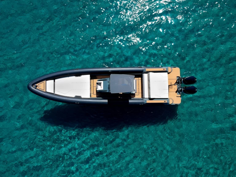 Motorová loď k pronájmu v Anávyssos za nejlepší cenu