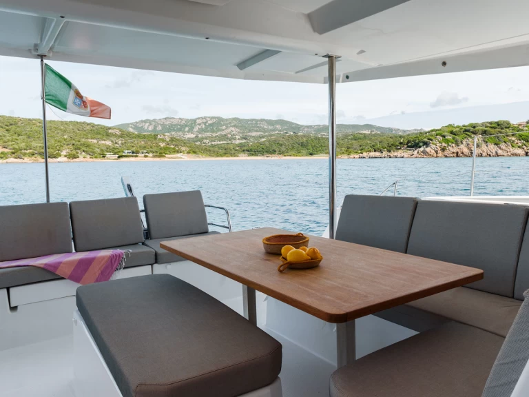 Katamarán k pronájmu v Cannigione za nejlepší cenu