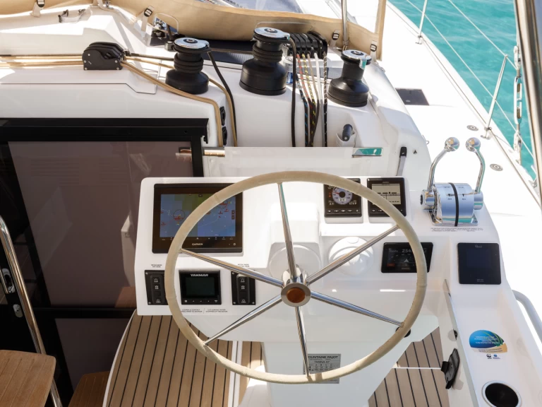 Pronajmout Katamarán se skipperem či ne Fountaine Pajot v Alimos