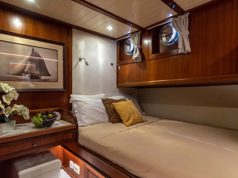 Pronájem lodi Split lákavé ceny Gulet Smart Spirit