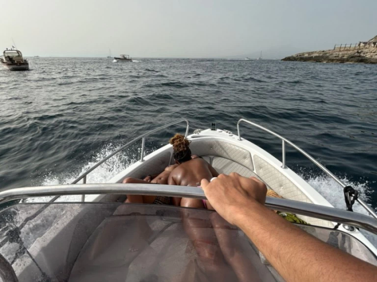 Teorema Teorema 20 jednotlivci a charterové společnosti v Sorrento