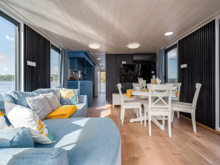 Říční loď k pronájmu v Fürstenberg/Havel za nejlepší cenu