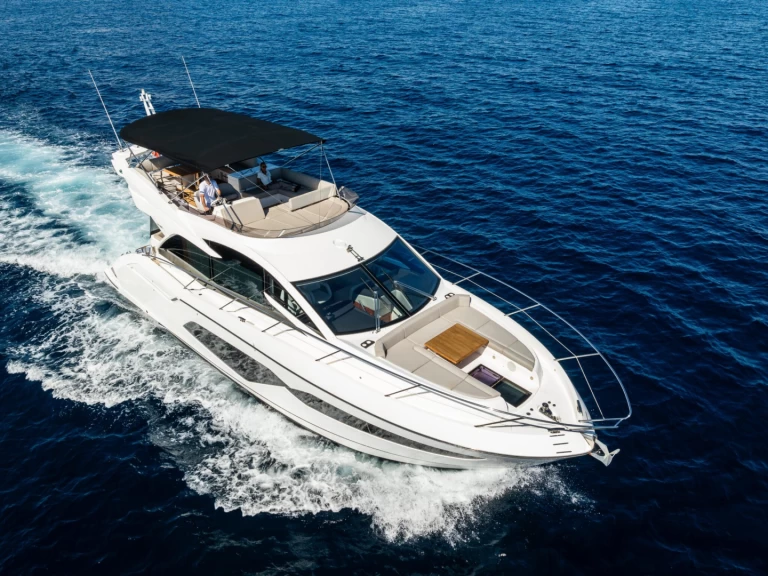 Sunseeker Manhattan 52 jednotlivci a charterové společnosti v San Ġiljan