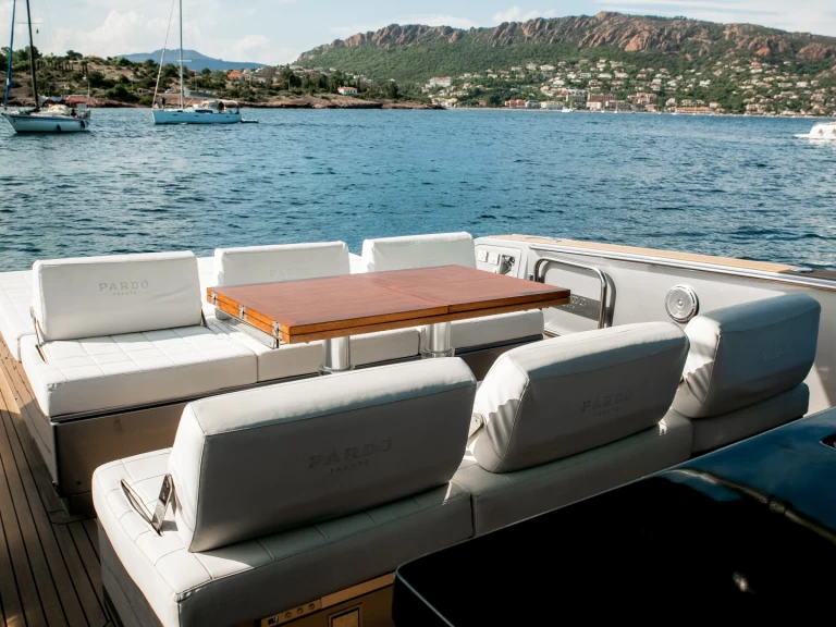 Pronájem lodi Pardo Yachts Pardo 43 v Saint-Tropez na Samboatu