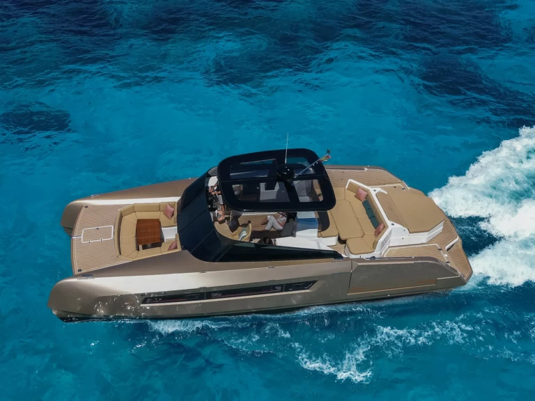 Pronájem lodi Ibiza Town lákavé ceny CATAMARAN POWER