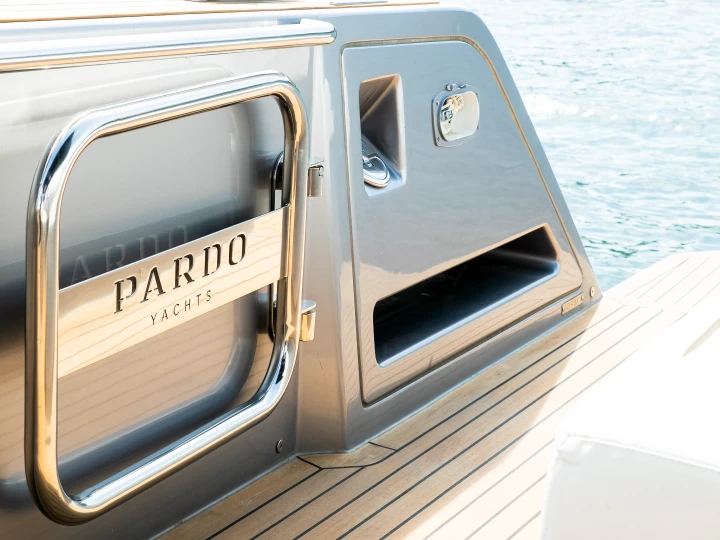 Pronajmout si Pardo Yachts Pardo 43 v Saint Raphael