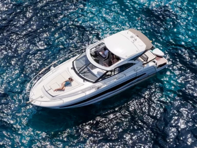 Pronájem Motorová loď v Neapol -Jeanneau Leader 36