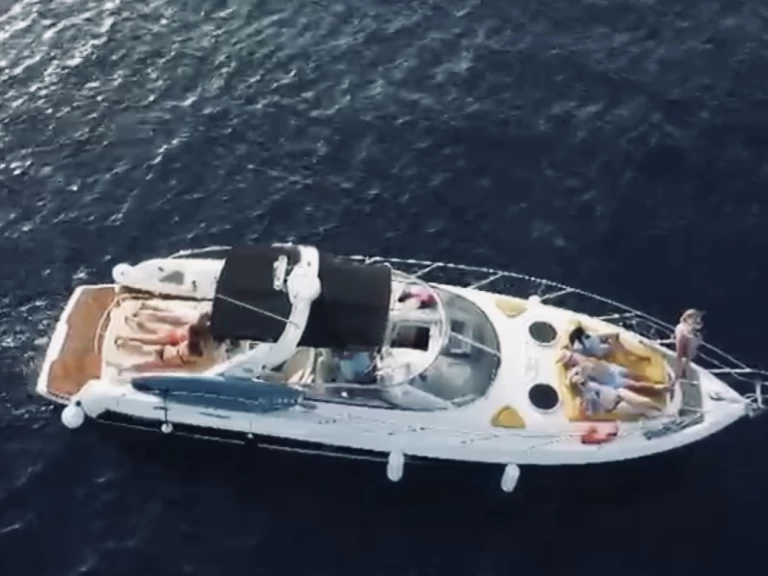 Pronajmout Motorová loď se skipperem či ne Cranchi v Cannes