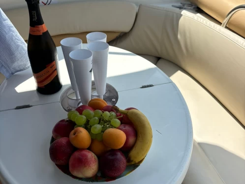 Pronájem Motorová loď Cranchi s licencí