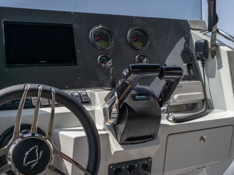 Pronájem jachty v Altea -Italboats Stingher 28GT na Samboatu