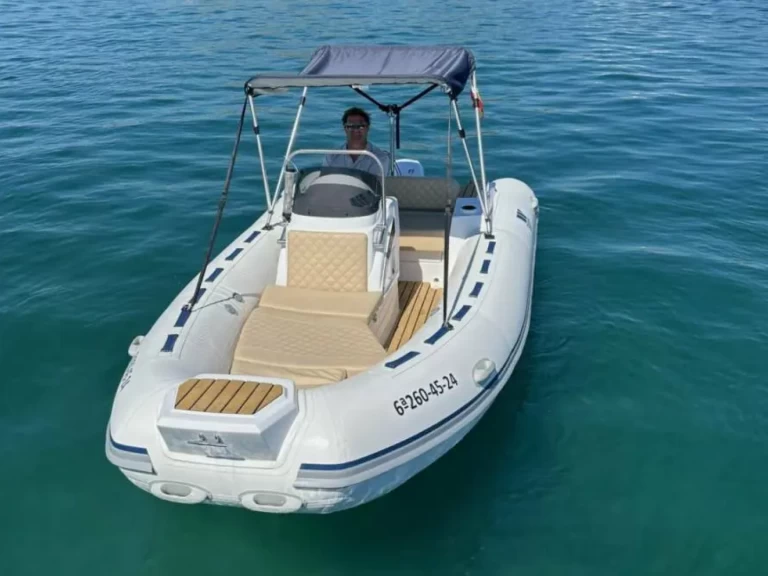 Pronájem lodi Tiger Marine 480 v Can Picafort na Samboatu