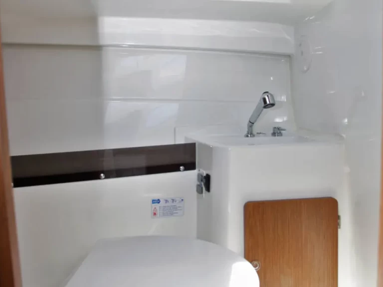 Bénéteau Antares 8 jednotlivci a charterové společnosti v Port d'Alcudia