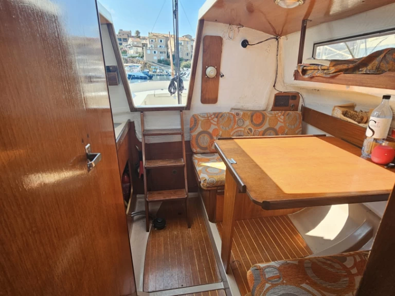 Plachetnice k pronájmu v Isolella za nejlepší cenu