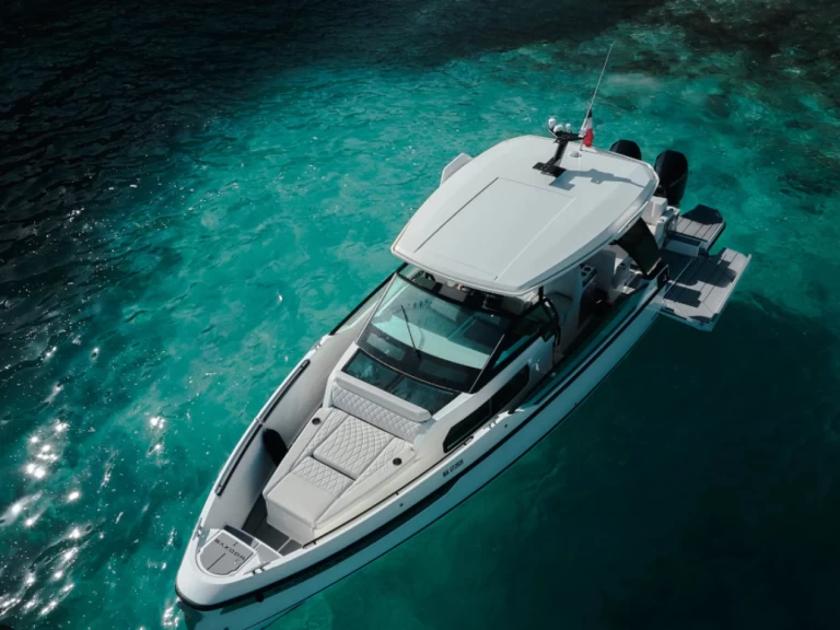 Motorová loď k pronájmu v Golfe-Juan za nejlepší cenu