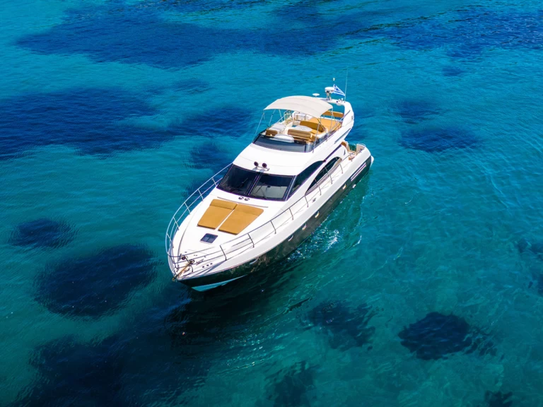 Pronájem Motorová loď Azimut s licencí