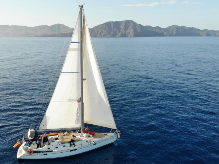 Pronájem Plachetnice Bénéteau s licencí