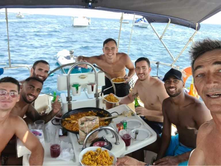 Bénéteau Oceanis Mooging 445 jednotlivci a charterové společnosti v Torrevieja