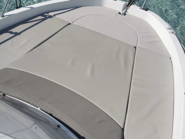 Pronajmout Motorová loď se skipperem či ne Jeanneau v Palavas-les-Flots