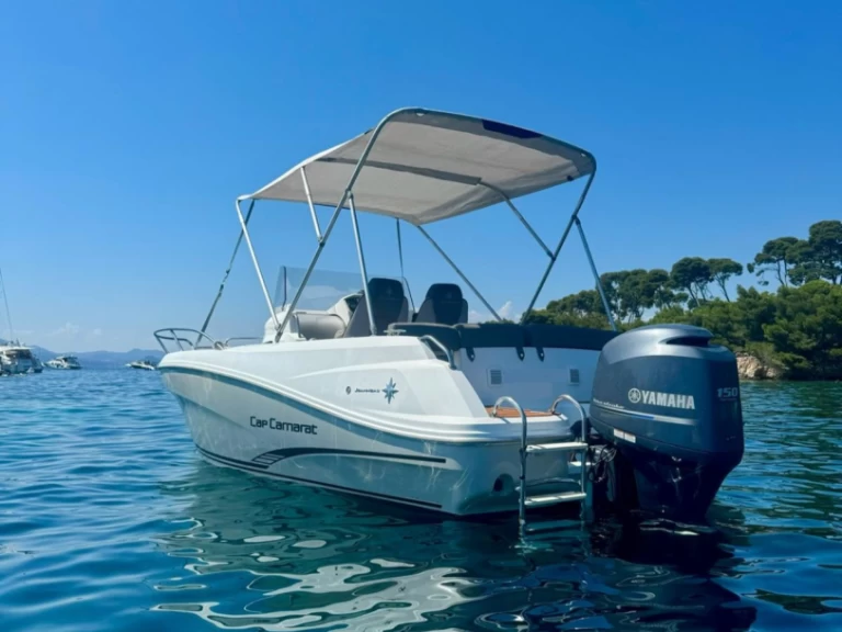 Motorová loď k pronájmu v Golfe-Juan za nejlepší cenu