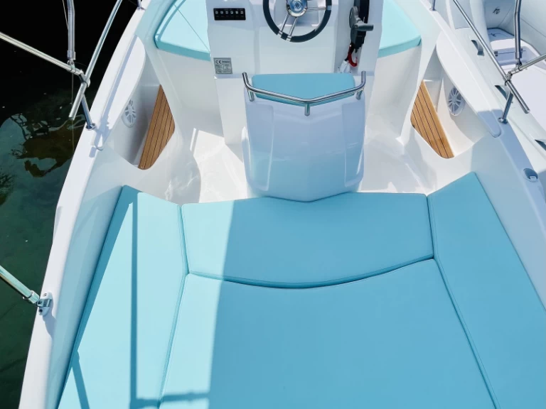 Pronájem lodi Romar Bermuda 570 v Isola d'Ischia na Samboatu