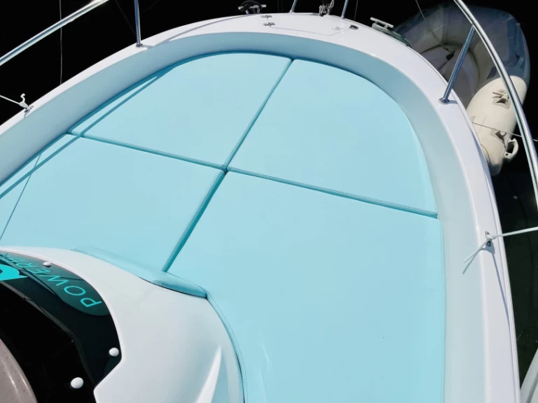 Pronájem Motorová loď Romar s licencí