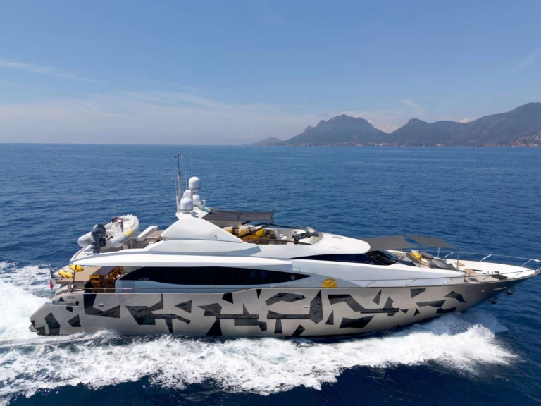 Peri Yachts Quantum jednotlivci a charterové společnosti v Cannes