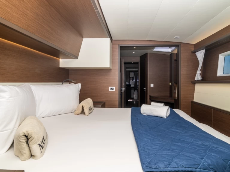 Pronájem Katamarán Lagoon s licencí