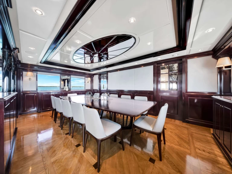 Pronájem Jachta Trinity s licencí