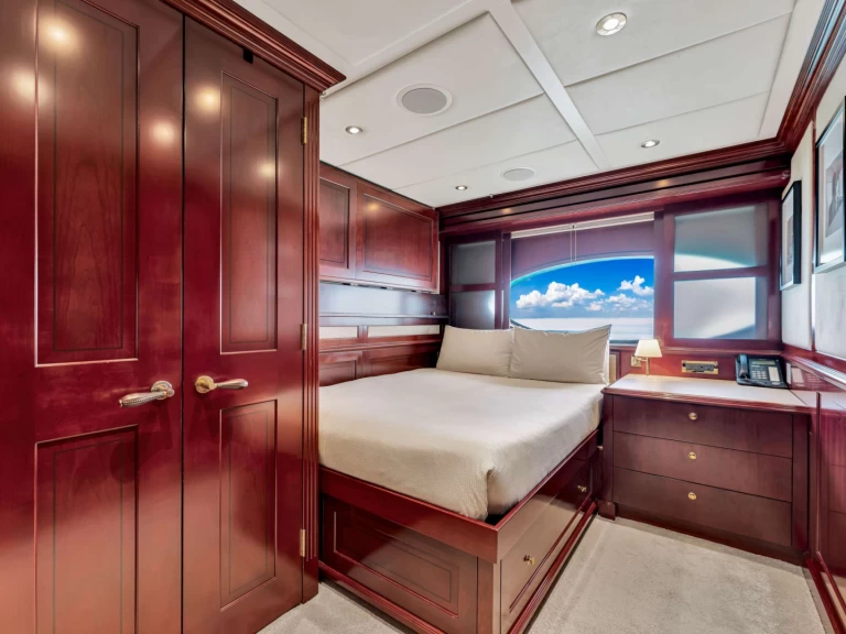 Trinity SWEET CAROLINE II  jednotlivci a charterové společnosti v Miami