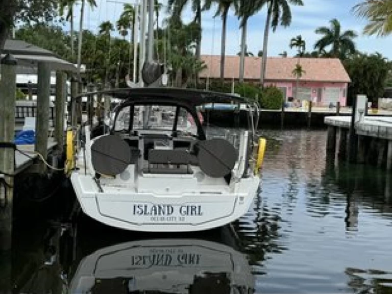 Pronájem lodi Dufour Dufour 37 v Marsh Harbour na Samboatu