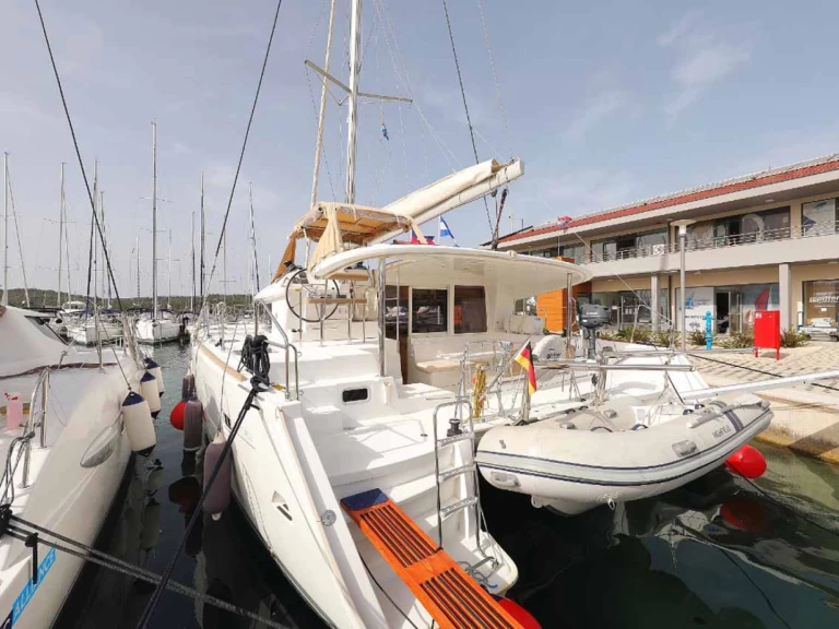 Pronájem lodi Lagoon Lagoon 400 v Pula na Samboatu