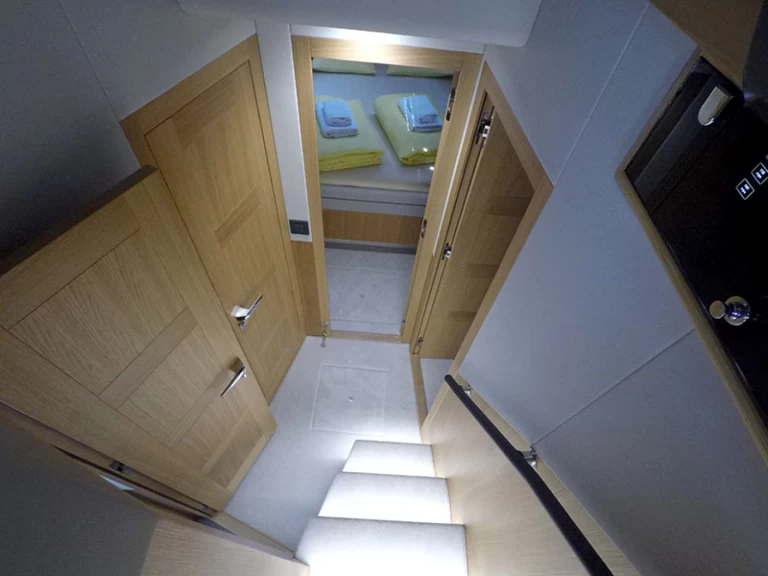 Galeon Galeon 480 Fly jednotlivci a charterové společnosti v Šibenik 