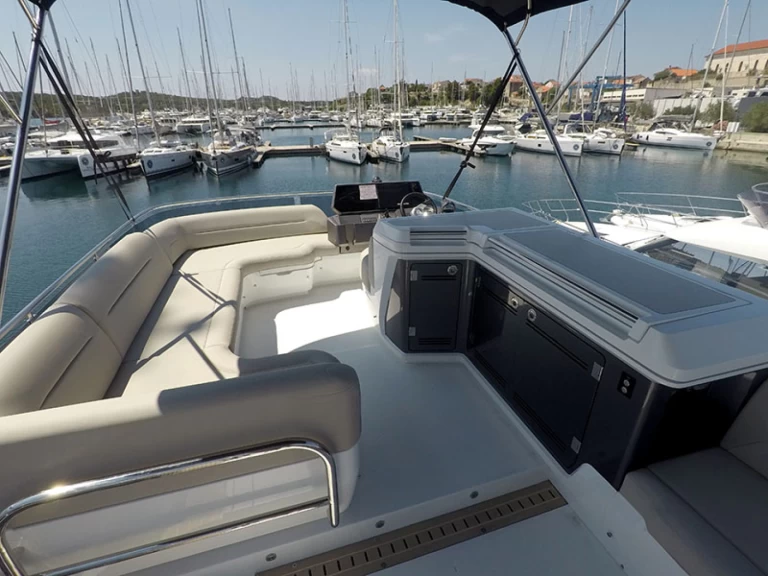 Pronájem jachty v Šibenik  -Galeon Galeon 480 Fly na Samboatu