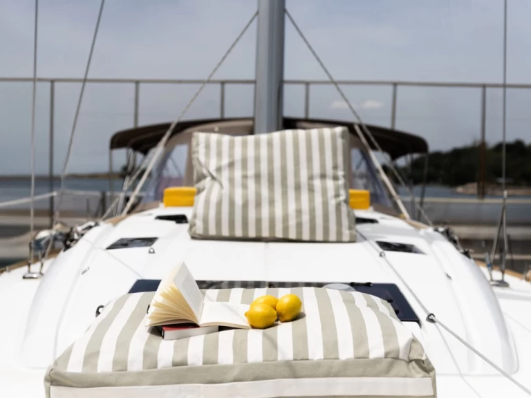 Pronajmout si Jeanneau Sun Odyssey 469 v Preveza