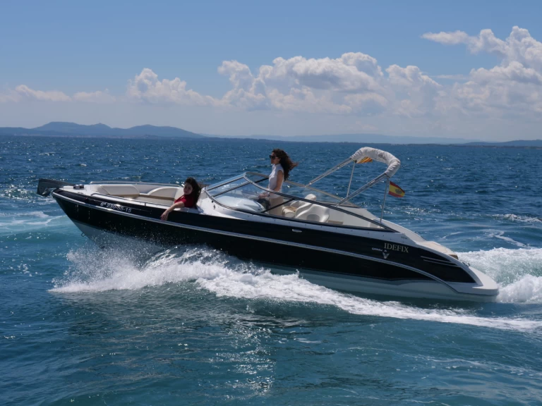 Pronájem Motorová loď Formula s licencí