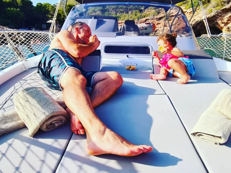 Pronájem Motorová loď Jeanneau s licencí