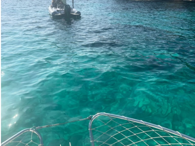 Pronájem Motorová loď Jeanneau s licencí