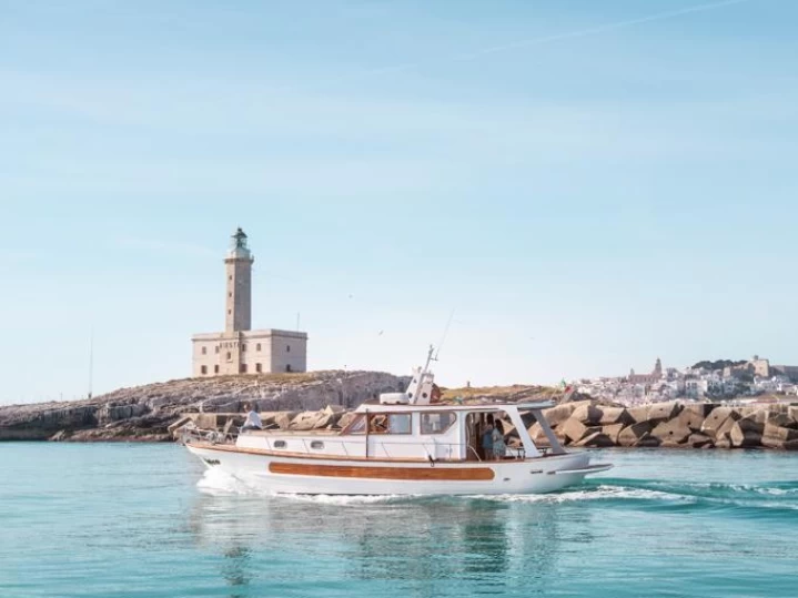 Motorová loď k pronájmu v Vieste za nejlepší cenu