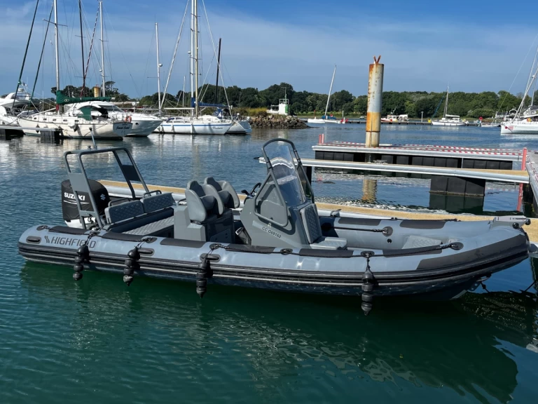 Highfield Patrol 660 jednotlivci a charterové společnosti v La Forêt-Fouesnant