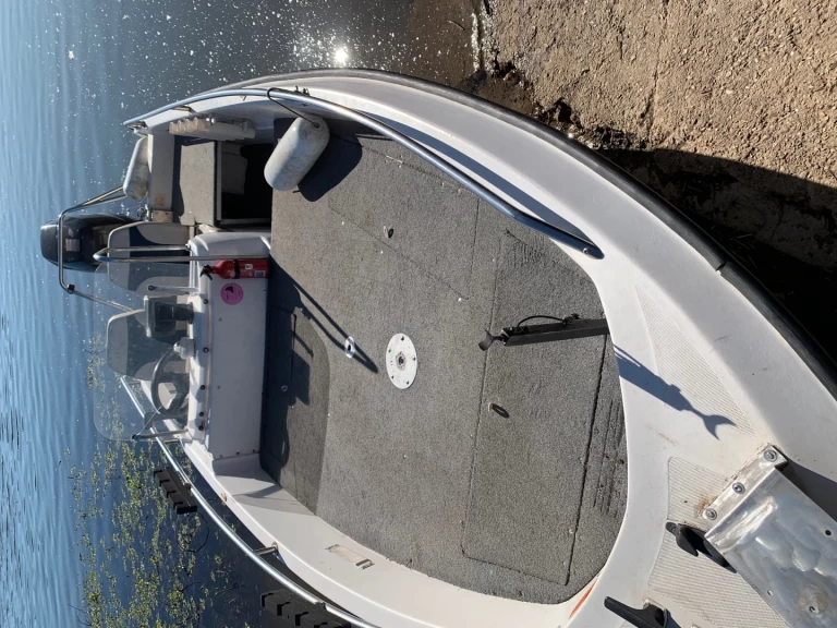 Pronájem Motorová loď Ryds s licencí